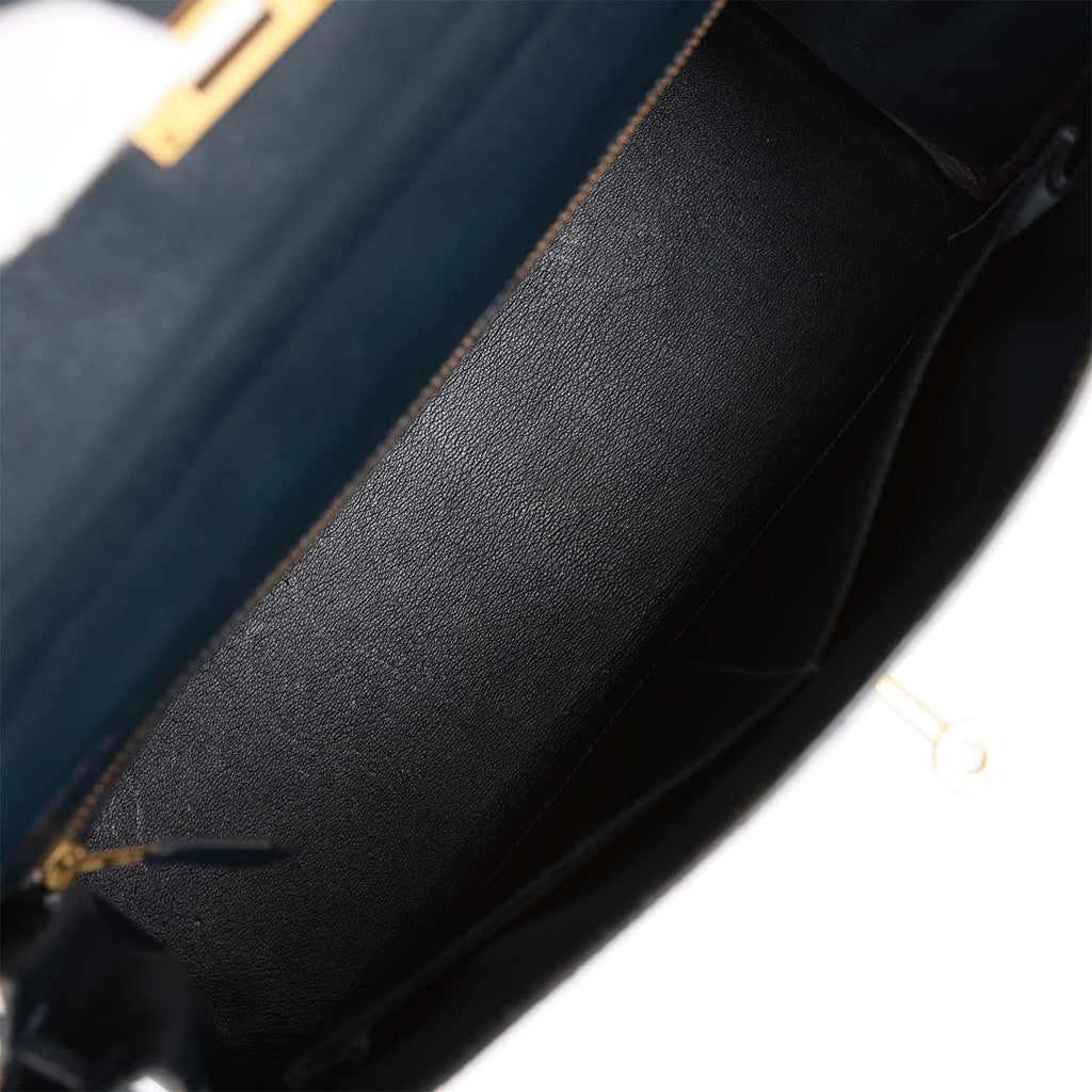Vintage 32 Bleu Marine Leather Handbag Z264