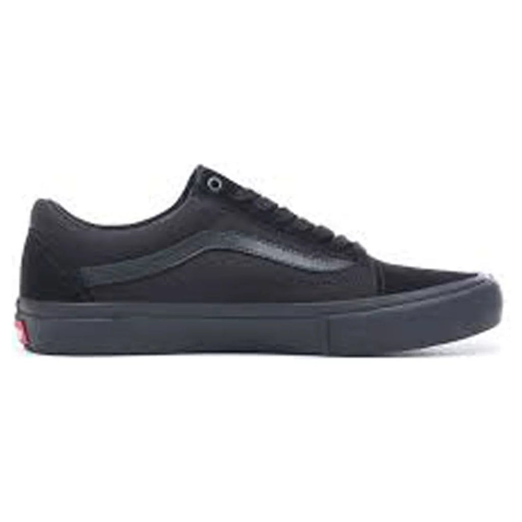 Blackout Athletic Shoes X5908