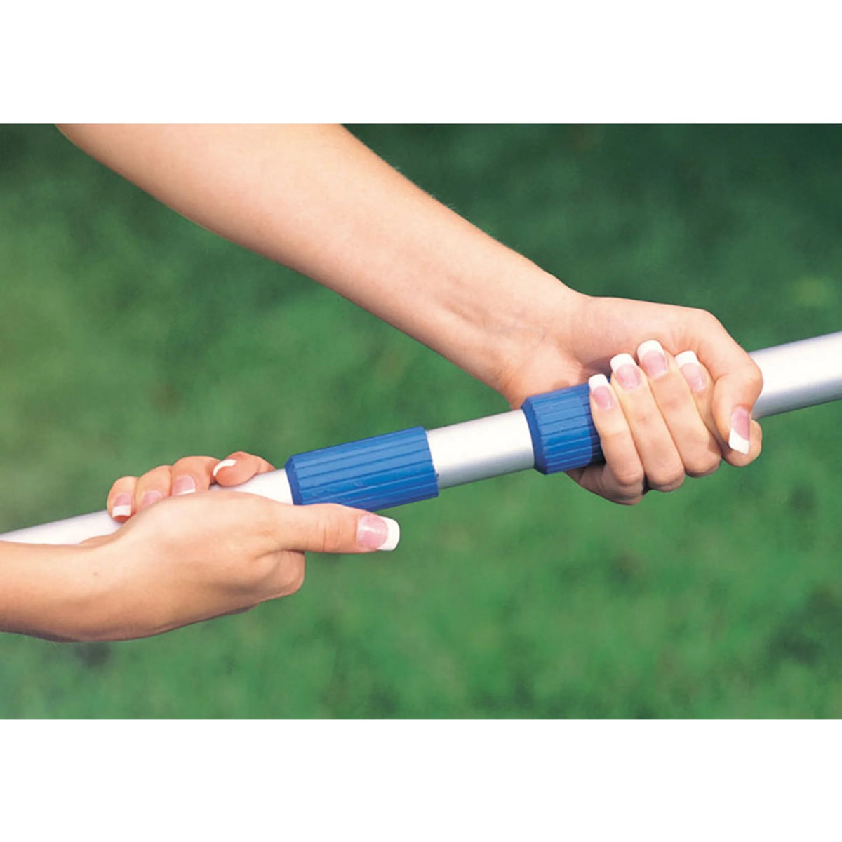 12' x 2.5' Round Pool with Filter Pump and Cleaning Kit L75968