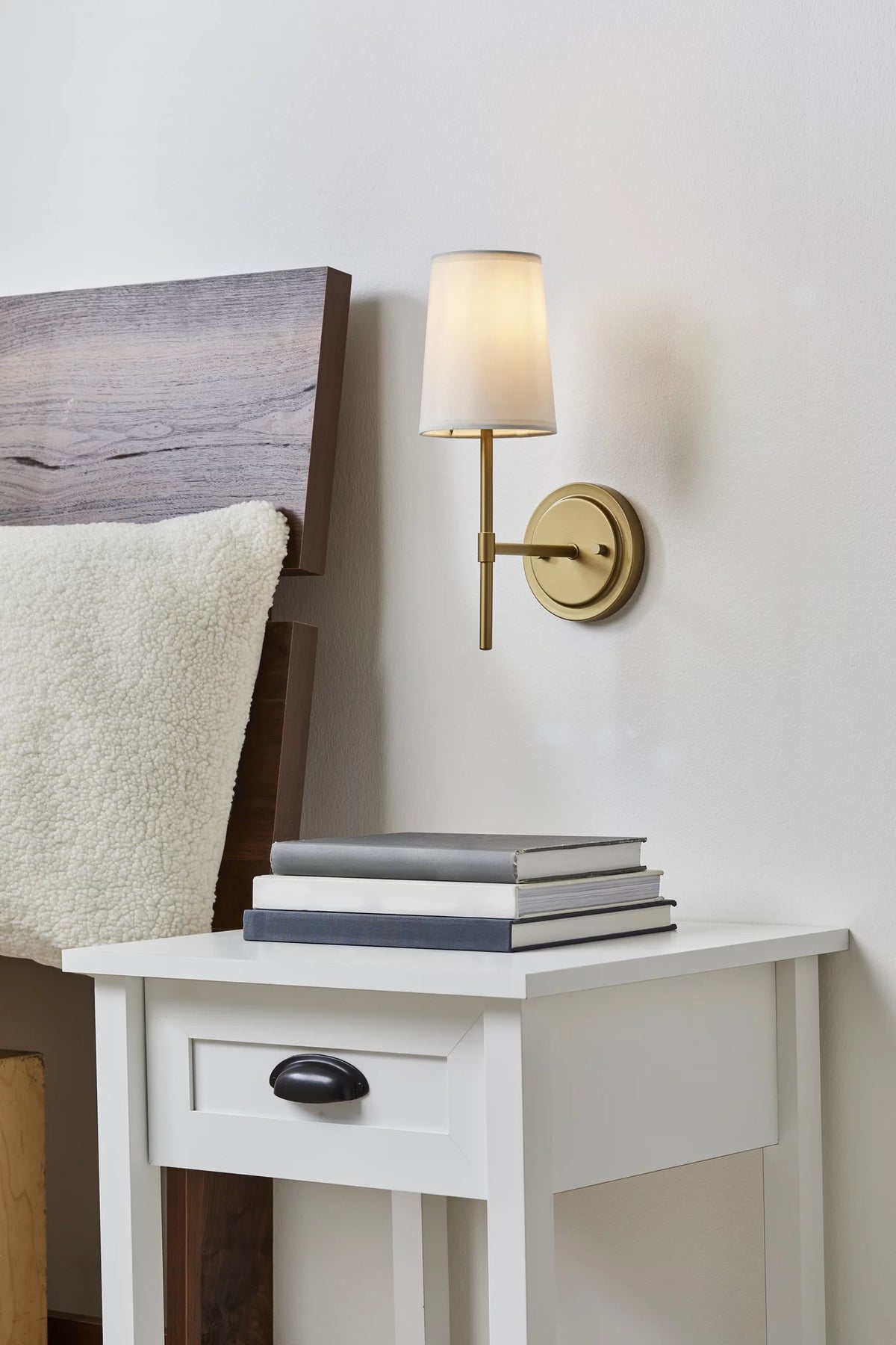 1 Light Burnished Brass Wall Sconce with White Fabric Shade N789