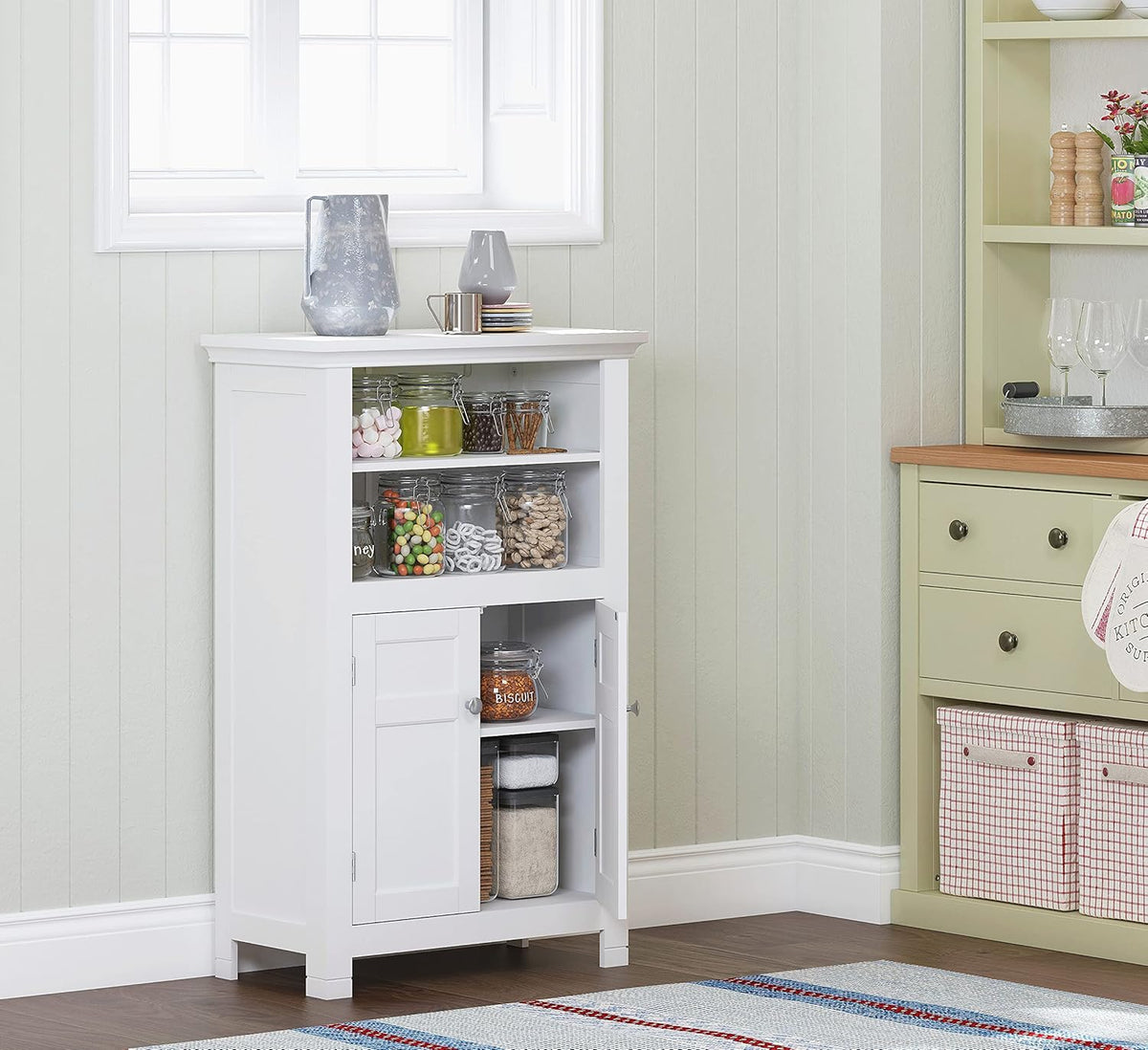 Freestanding Bathroom Cabinet with Doors and Adjustable Shelf, White R829