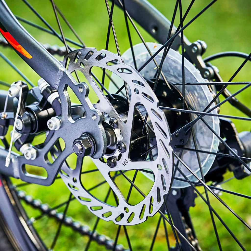 24 21-Speed Mountain Bike with Disc Brakes E7218