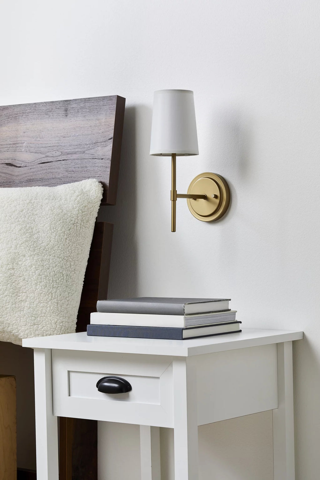 1 Light Burnished Brass Wall Sconce with White Fabric Shade N789
