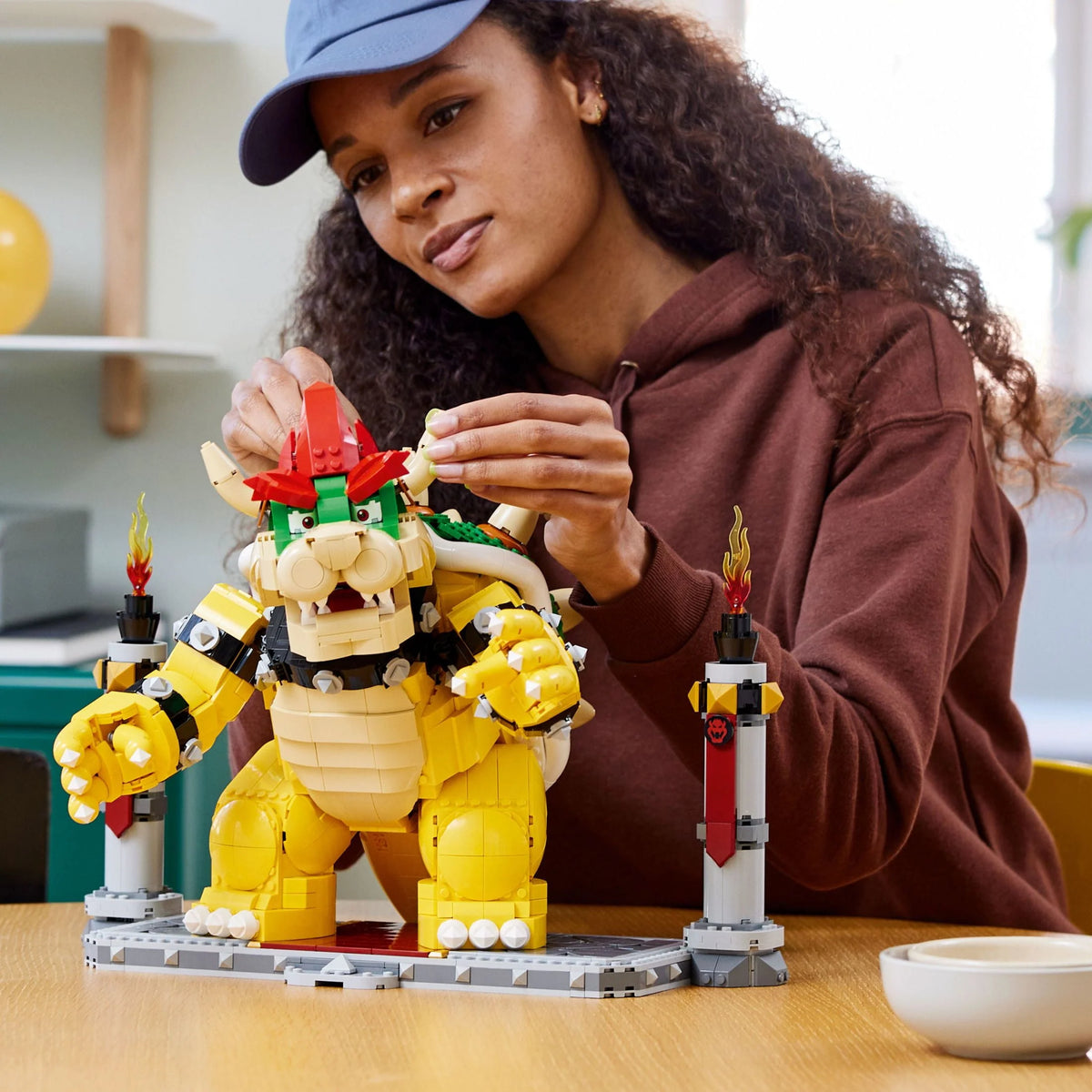 Posable Collectible Figure with Battle Platform T324616